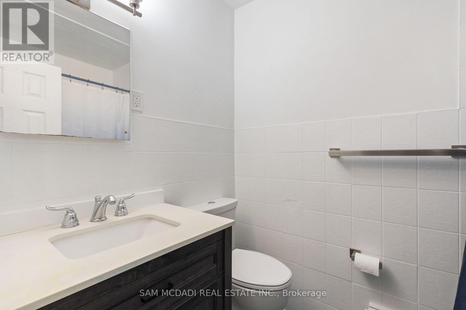 1018 BURNHAMTHORPE ROAD E, Mississauga (Applewood), Ontario, L4Y2X6 — Photo 3