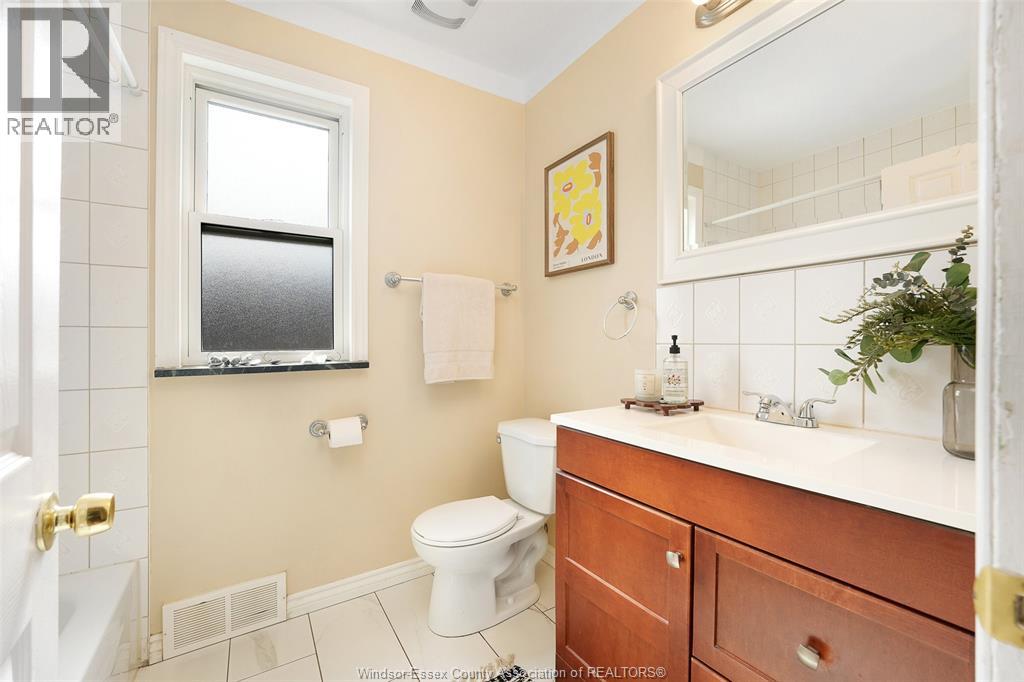 1006 PILLETTE ROAD, Windsor, Ontario, N8Y3B6 — Photo 5