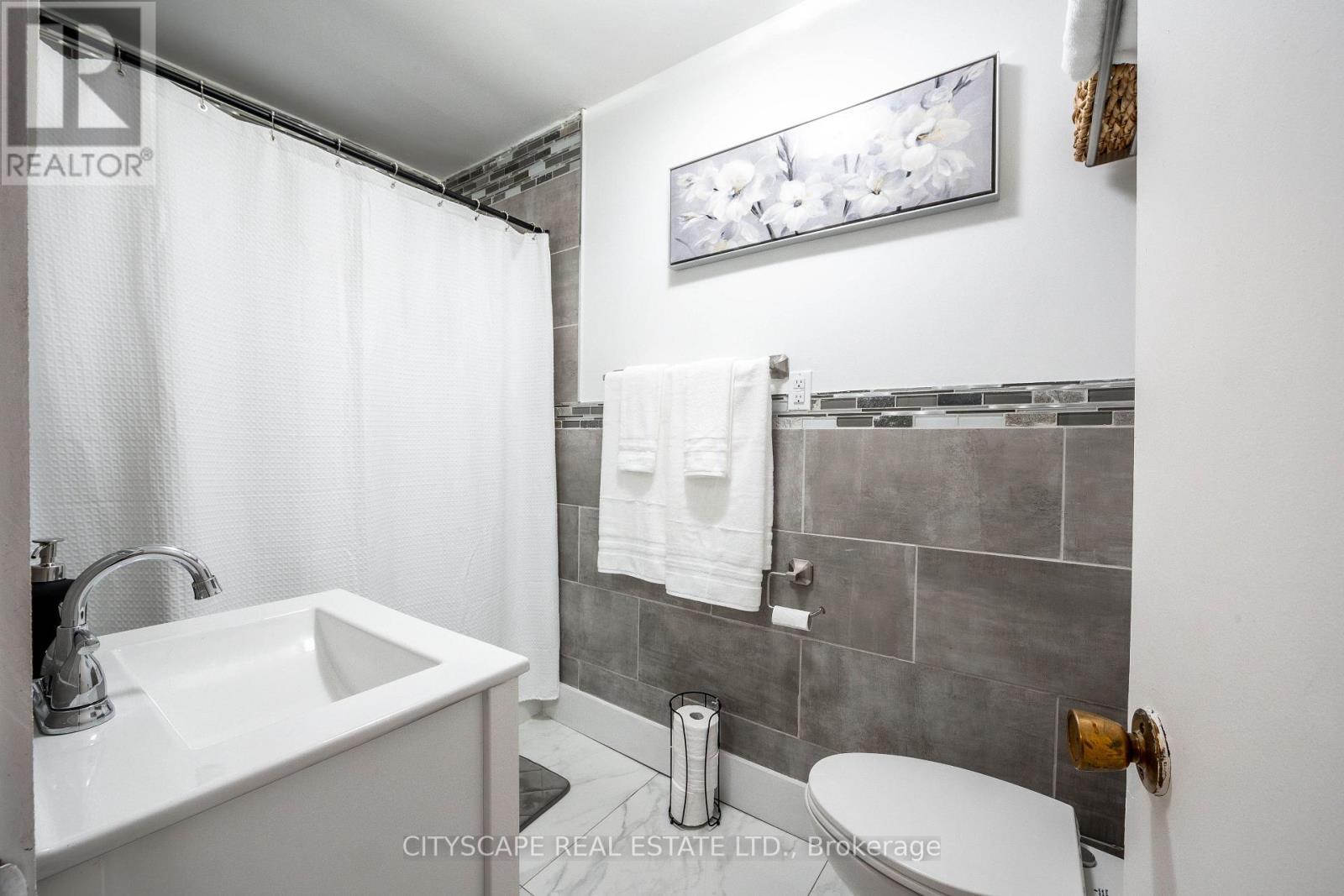 5073 KITCHENER STREET, Niagara Falls (Clifton Hill), Ontario, L2G1B1 — Photo 17