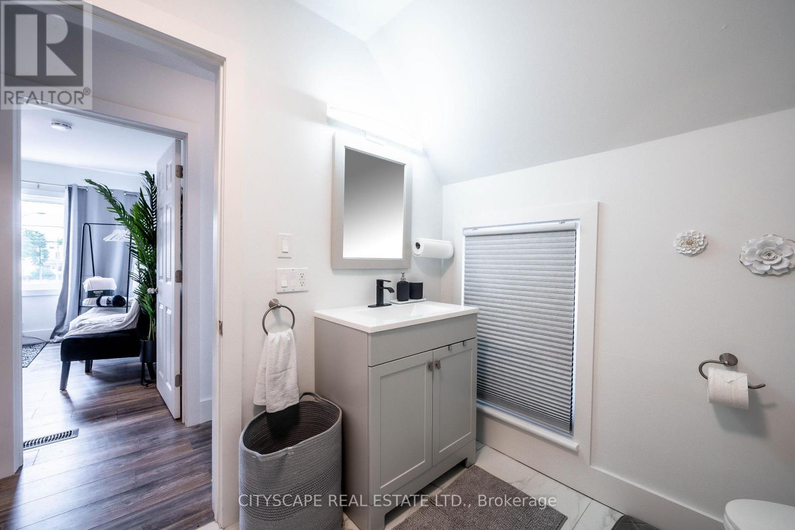 5073 KITCHENER STREET, Niagara Falls (Clifton Hill), Ontario, L2G1B1 — Photo 24