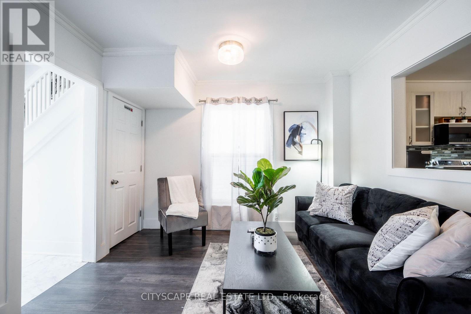 5073 KITCHENER STREET, Niagara Falls (Clifton Hill), Ontario, L2G1B1 — Photo 6