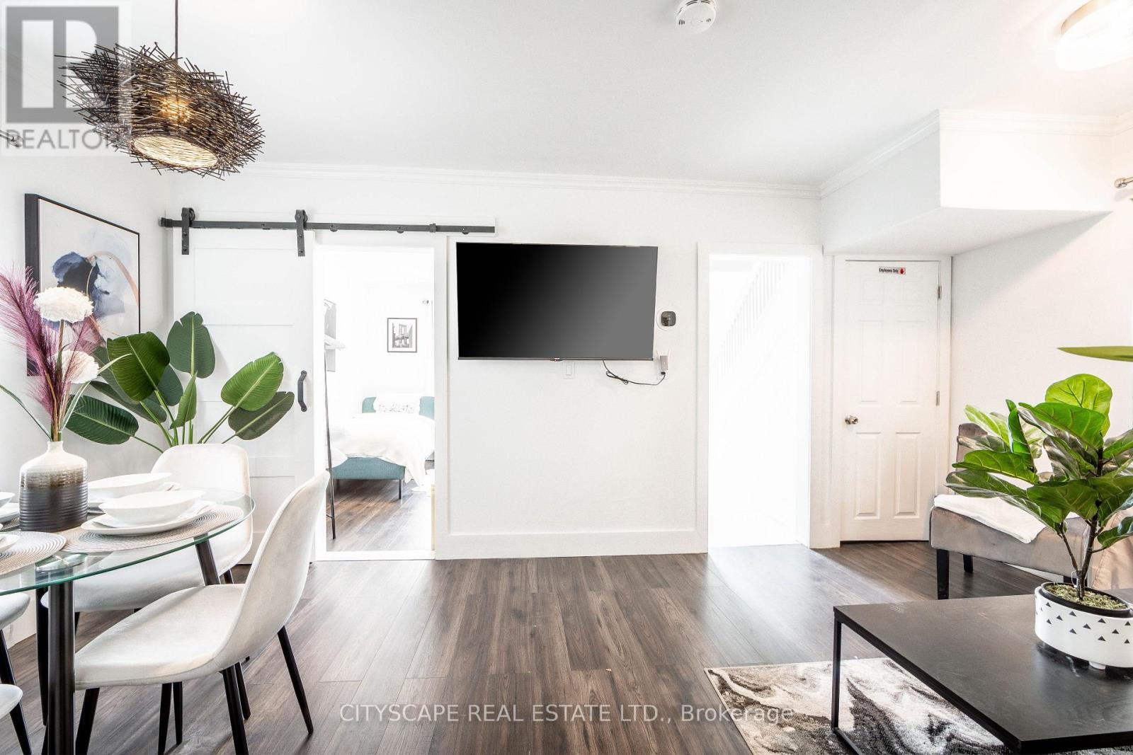 5073 KITCHENER STREET, Niagara Falls (Clifton Hill), Ontario, L2G1B1 — Photo 9