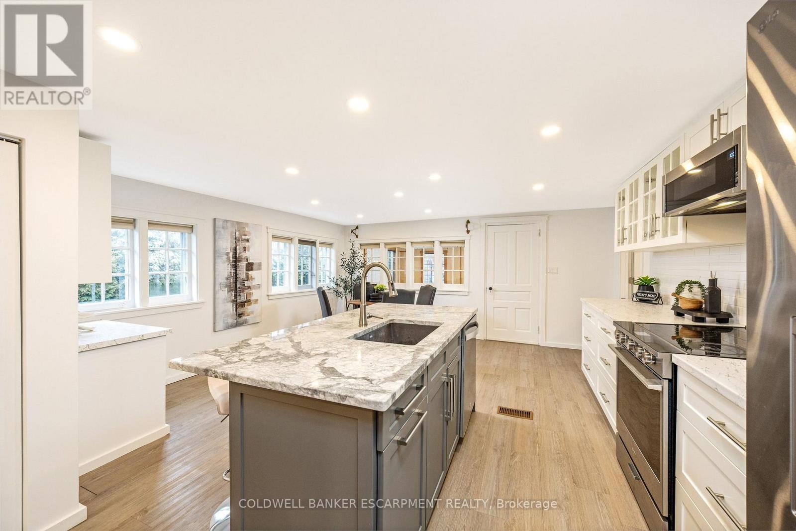 14 LAURINE AVENUE, Guelph (St. George's), Ontario, N1E4M9 — Photo 10