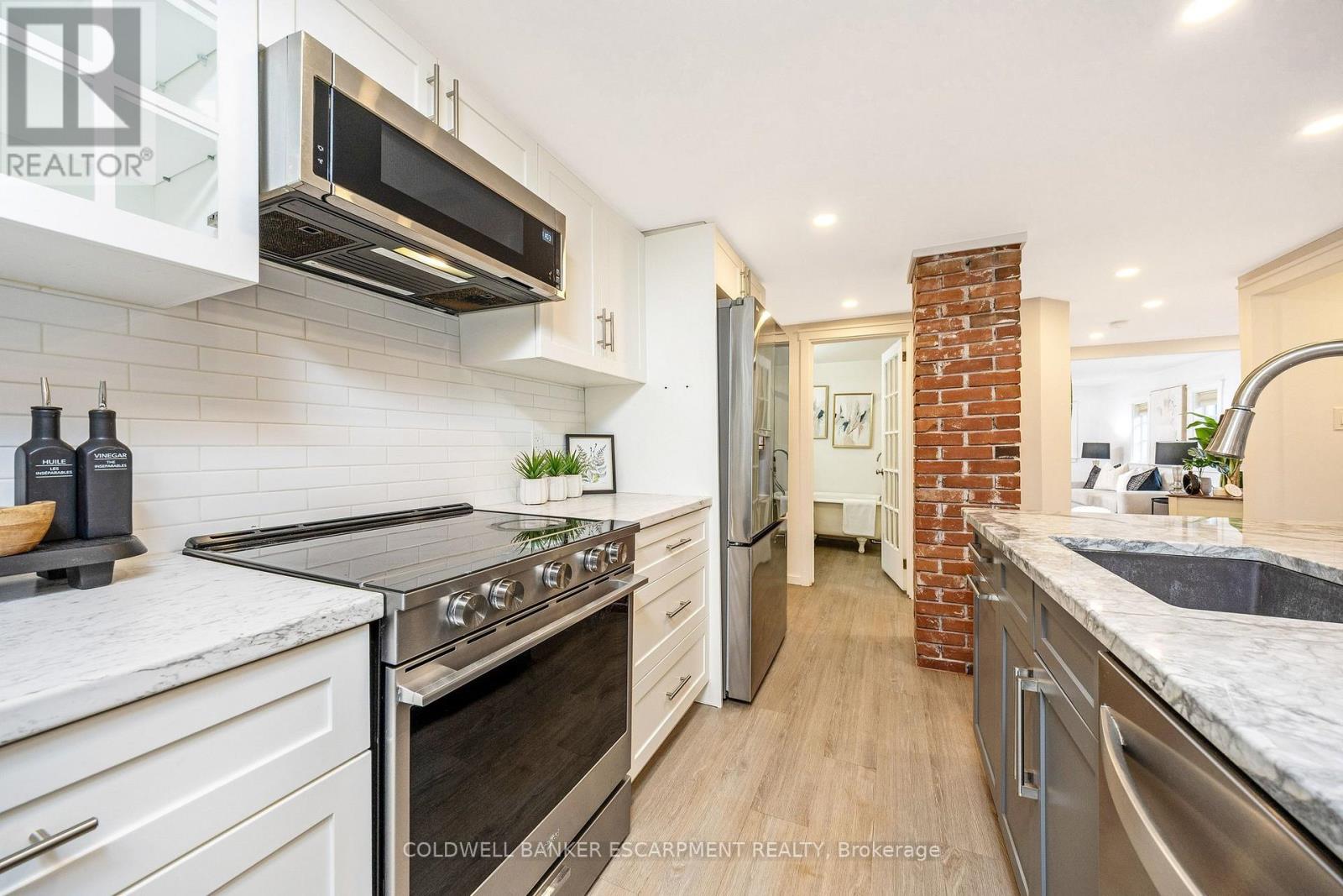 14 LAURINE AVENUE, Guelph (St. George's), Ontario, N1E4M9 — Photo 12