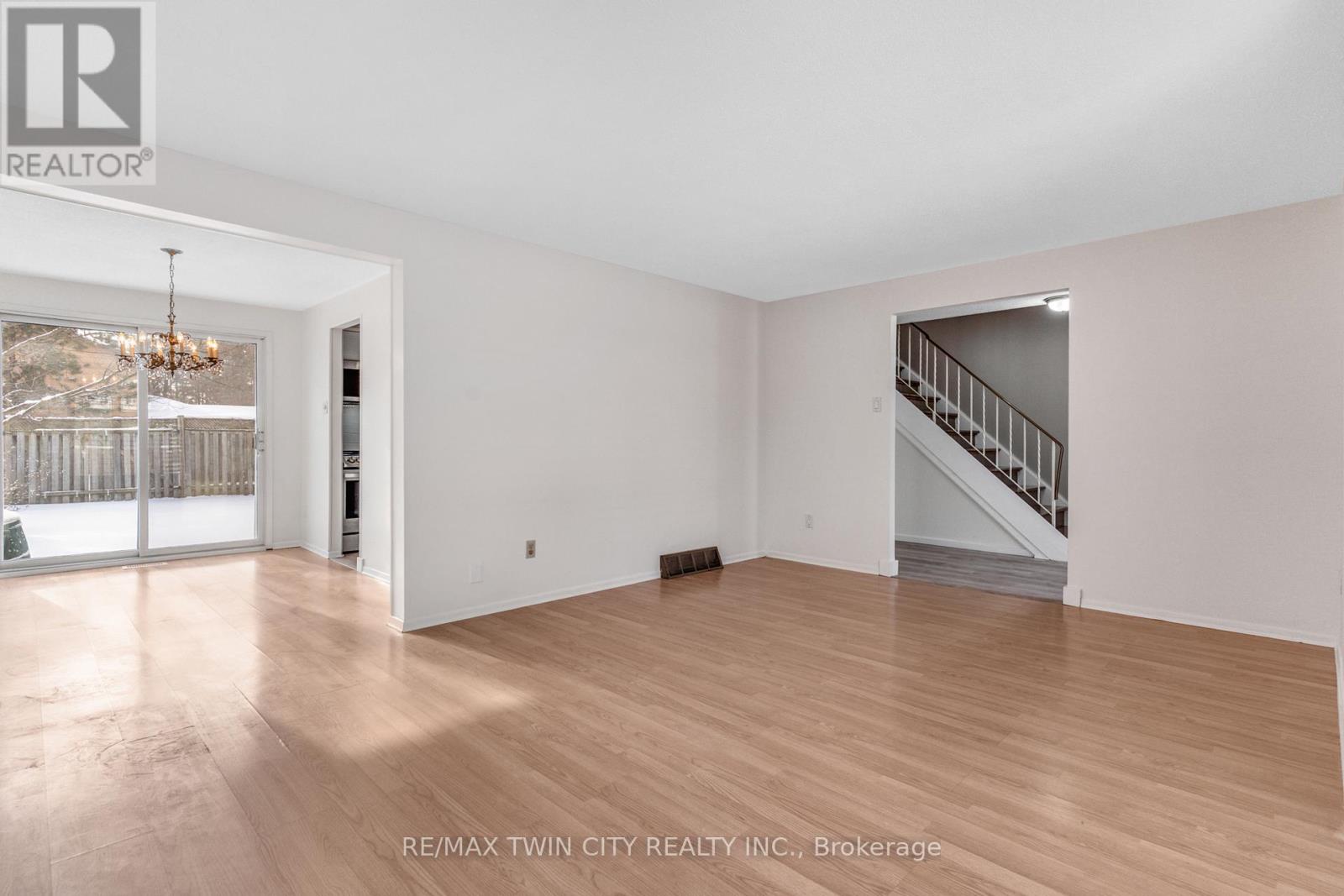 111 MANOR DRIVE, Kitchener, Ontario, N2A2T9 — Photo 10