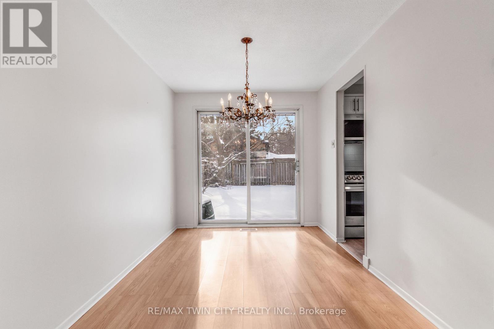 111 MANOR DRIVE, Kitchener, Ontario, N2A2T9 — Photo 12