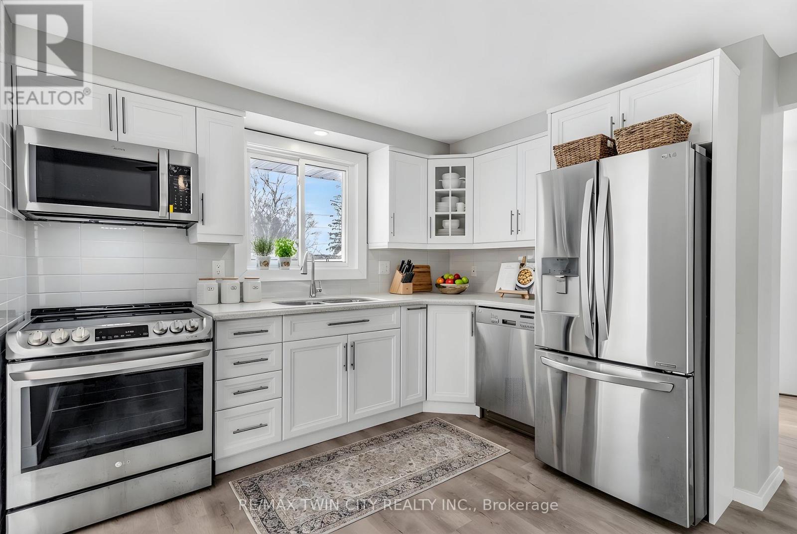 111 MANOR DRIVE, Kitchener, Ontario, N2A2T9 — Photo 16