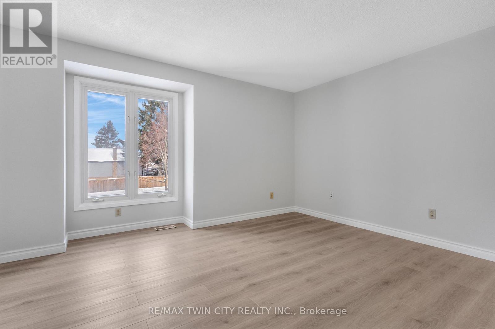 111 MANOR DRIVE, Kitchener, Ontario, N2A2T9 — Photo 27