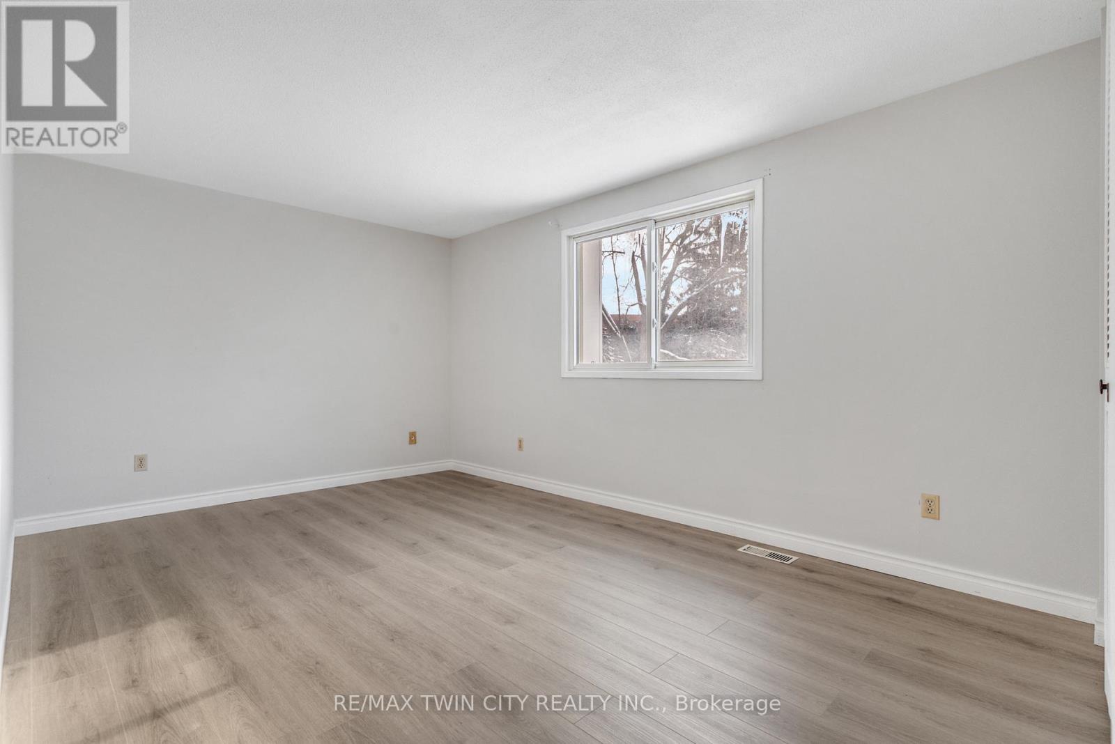 111 MANOR DRIVE, Kitchener, Ontario, N2A2T9 — Photo 33