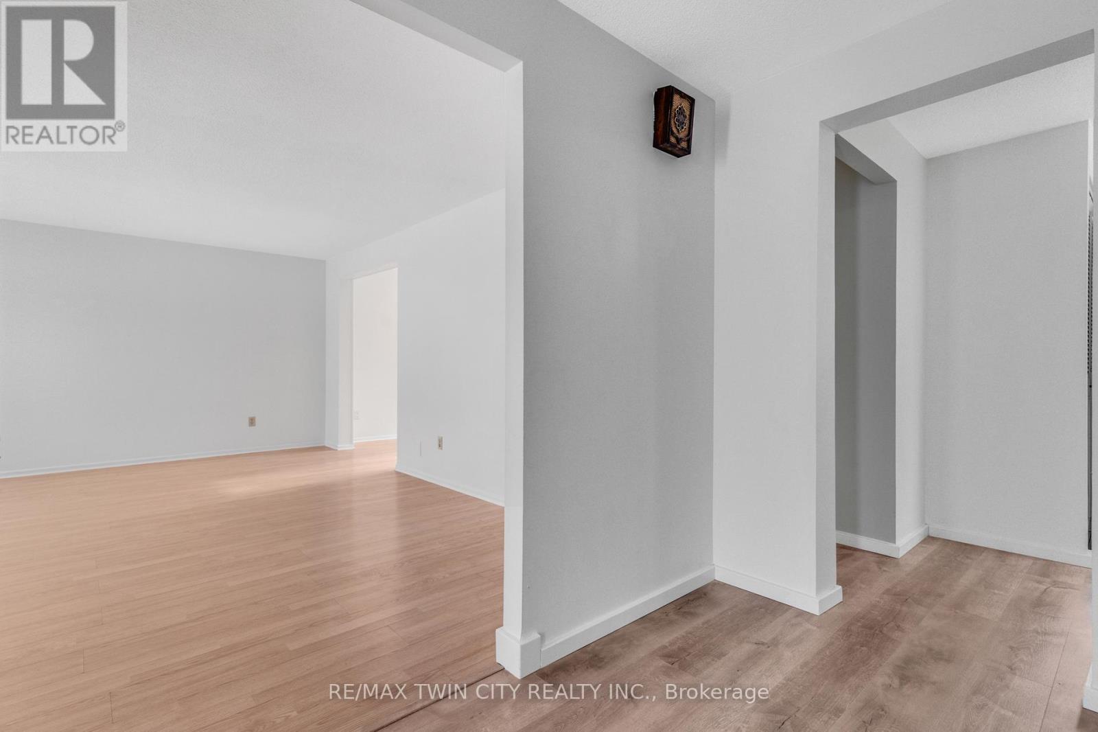 111 MANOR DRIVE, Kitchener, Ontario, N2A2T9 — Photo 6