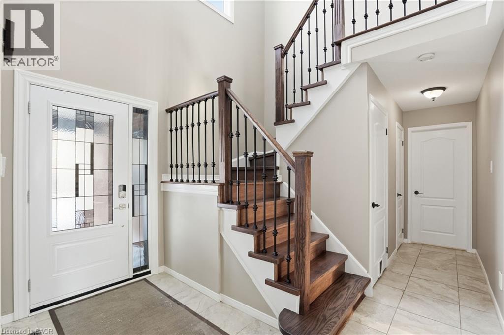 73 RILEY Street, Waterdown, Ontario, L8B0P9 — Photo 2
