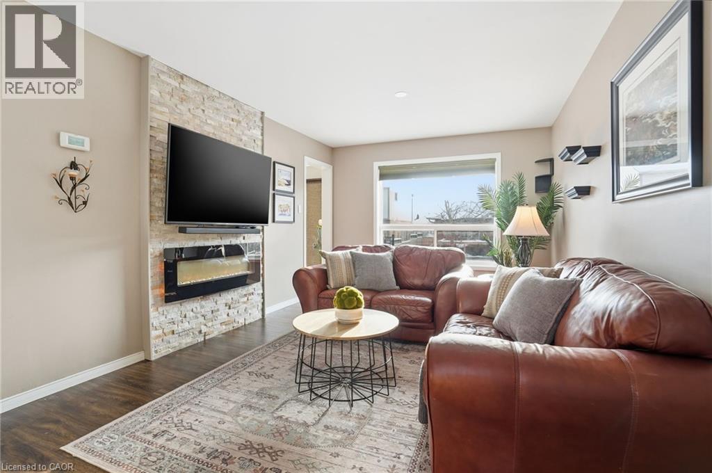 73 RILEY Street, Waterdown, Ontario, L8B0P9 — Photo 5