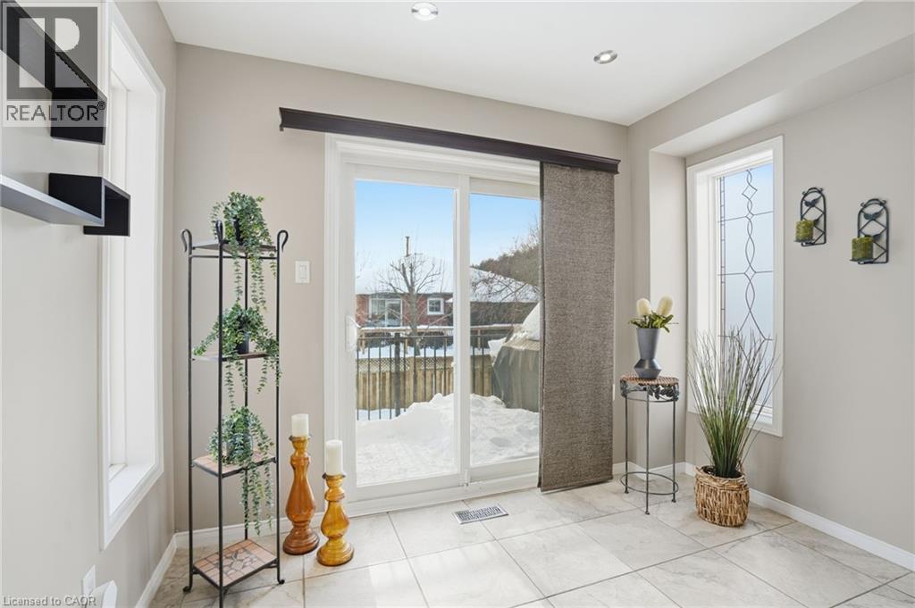 73 RILEY Street, Waterdown, Ontario, L8B0P9 — Photo 9