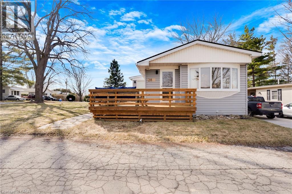 28 MACPHERSON Crescent, Flamborough, Ontario, N0B2J0 — Photo 2