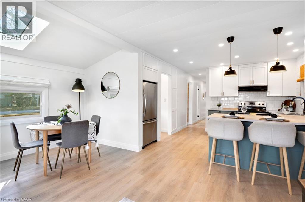 28 MACPHERSON Crescent, Flamborough, Ontario, N0B2J0 — Photo 4