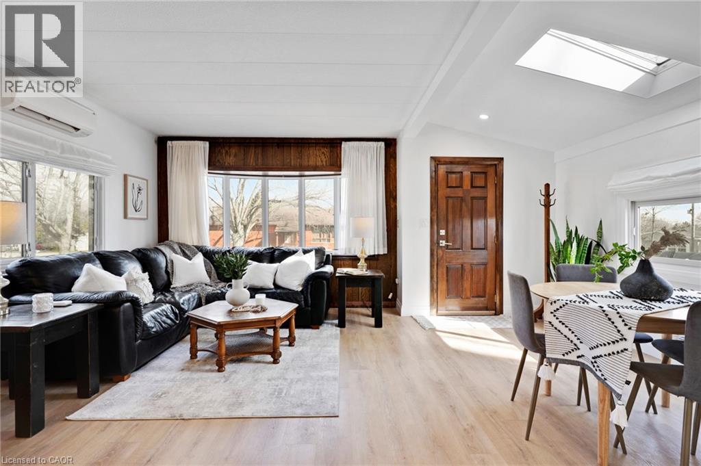 28 MACPHERSON Crescent, Flamborough, Ontario, N0B2J0 — Photo 8