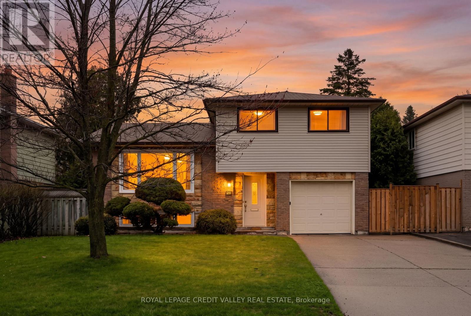 20 WILLIS DRIVE, Brampton (Brampton East), Ontario, L6W1A9 — Photo 2