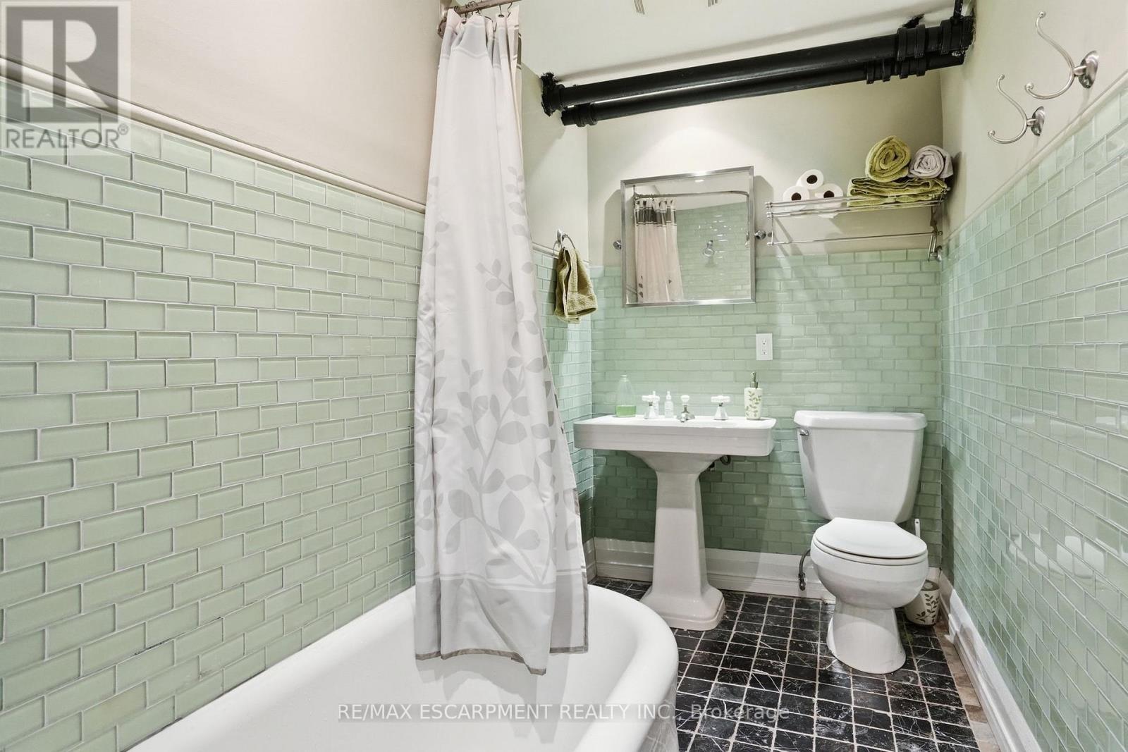 184 KING STREET, Oakville (OO Old Oakville), Ontario, L6J1B4 — Photo 36