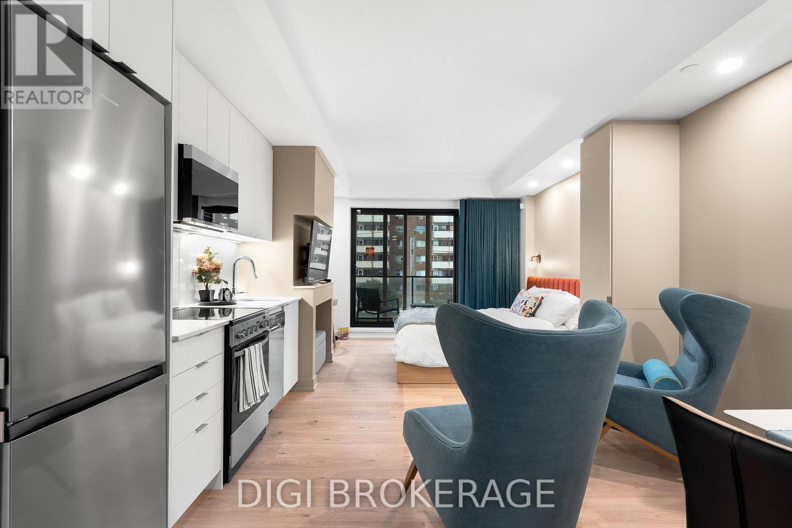 207 - 1250 CUMMINGS AVENUE, Ottawa, Ontario, K1J0E4 — Photo 2