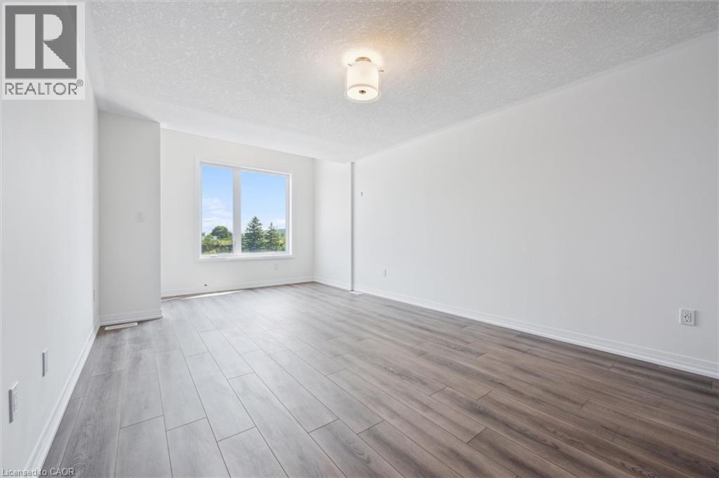 23 BENNINGER Drive, Kitchener, Ontario, N2E0K4 — Photo 20