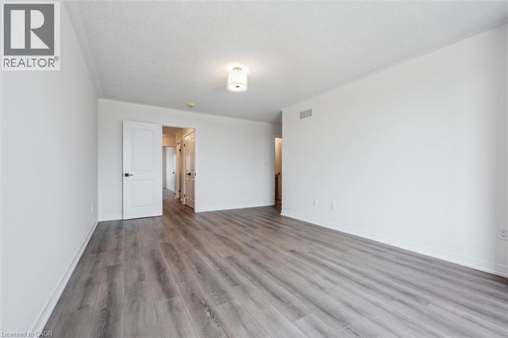 23 BENNINGER Drive, Kitchener, Ontario, N2E0K4 — Photo 22