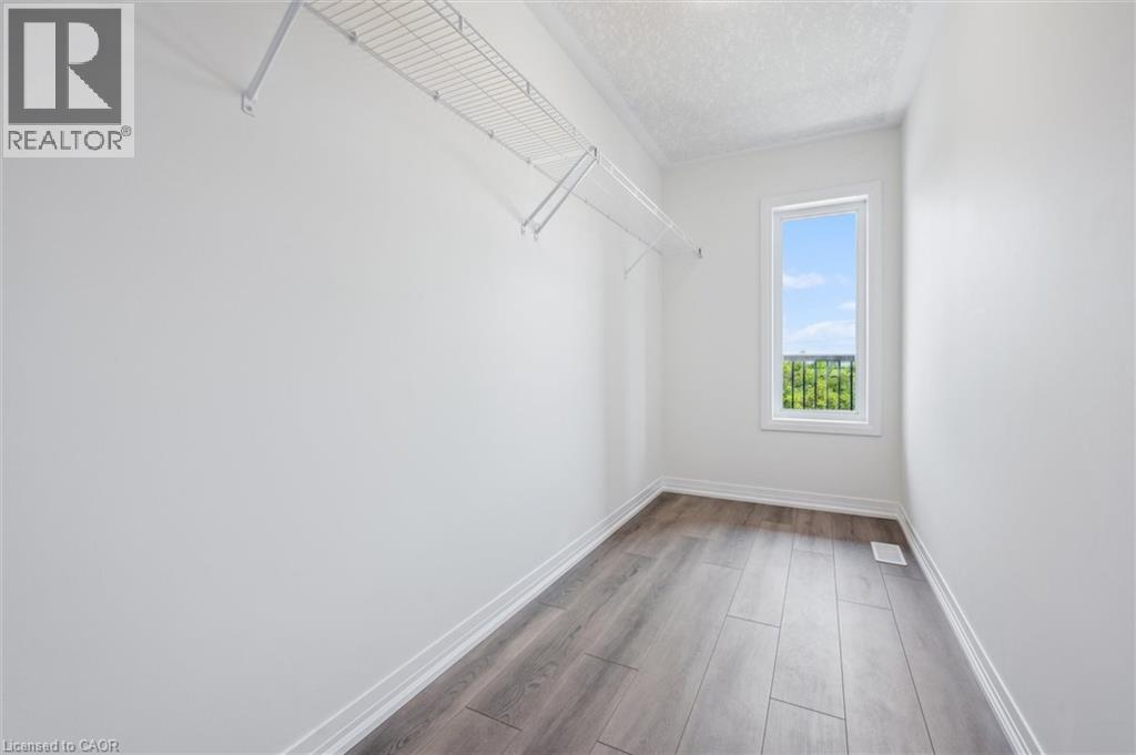 23 BENNINGER Drive, Kitchener, Ontario, N2E0K4 — Photo 24