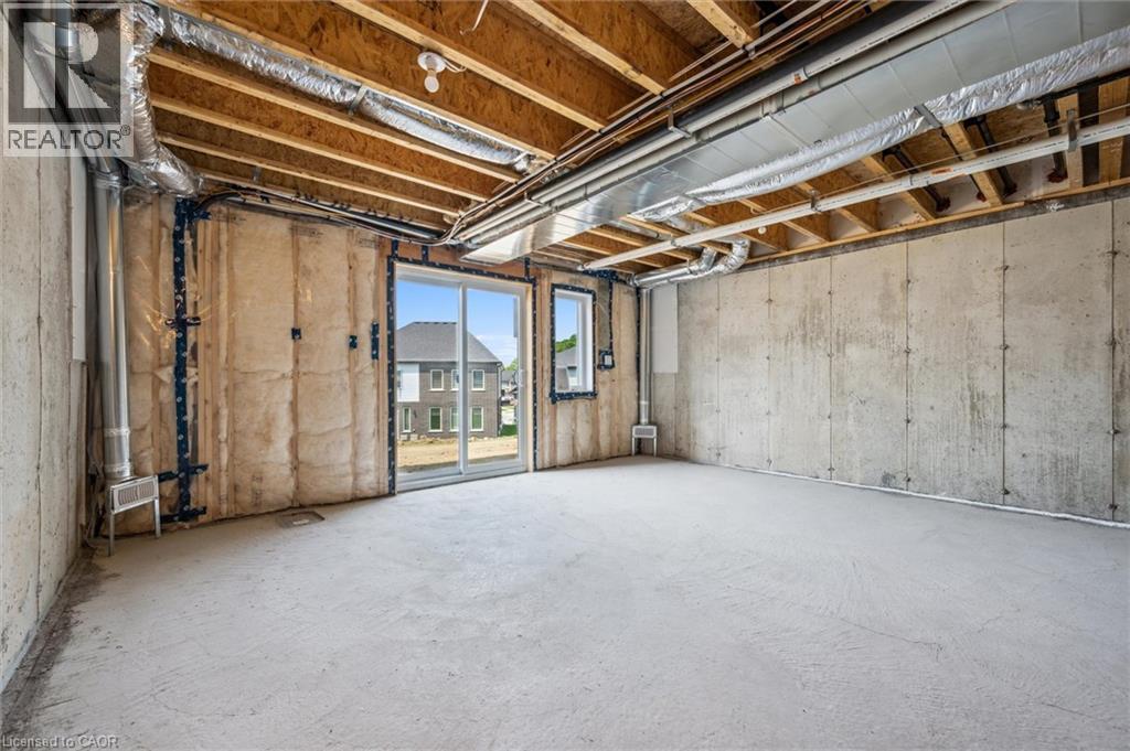 23 BENNINGER Drive, Kitchener, Ontario, N2E0K4 — Photo 25