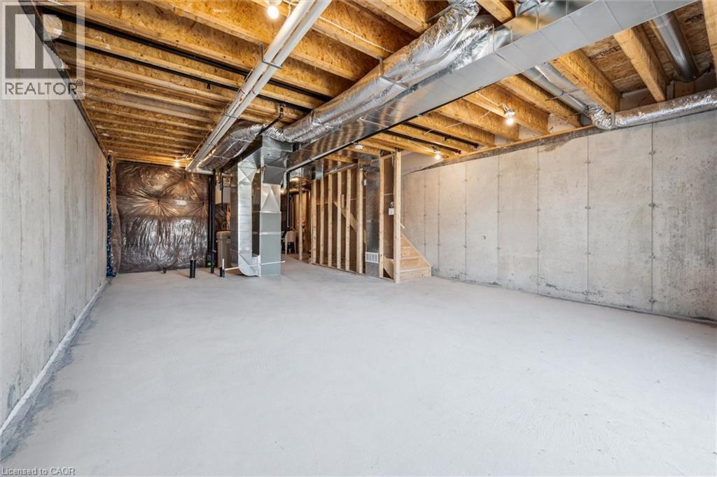 23 BENNINGER Drive, Kitchener, Ontario, N2E0K4 — Photo 26