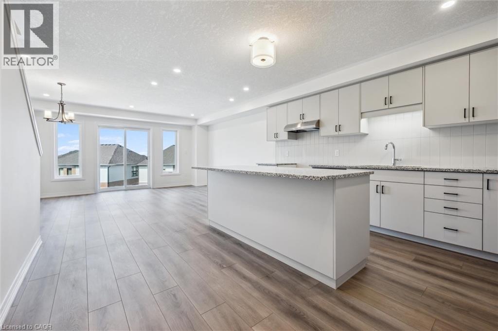 23 BENNINGER Drive, Kitchener, Ontario, N2E0K4 — Photo 6