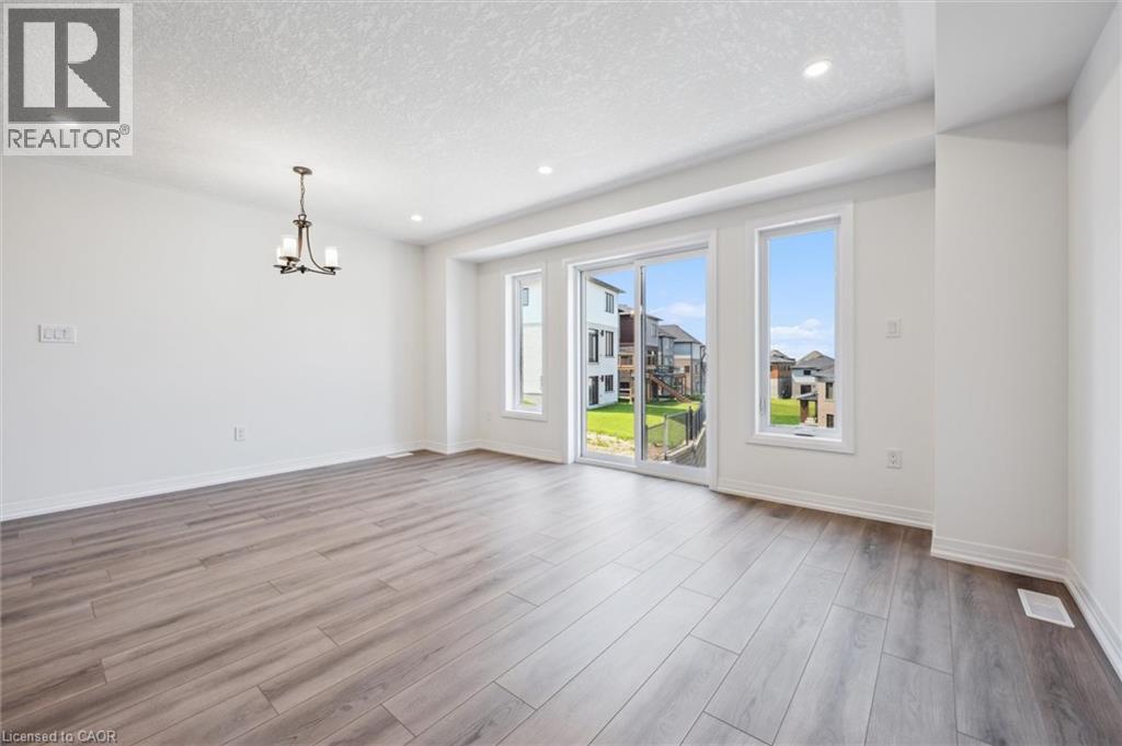 23 BENNINGER Drive, Kitchener, Ontario, N2E0K4 — Photo 7