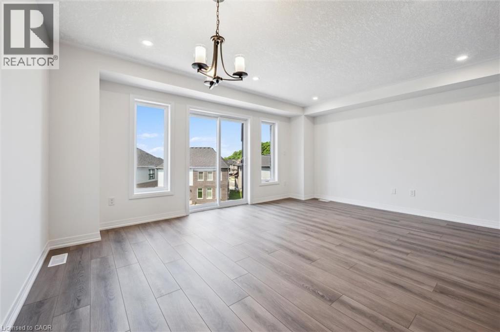 23 BENNINGER Drive, Kitchener, Ontario, N2E0K4 — Photo 8