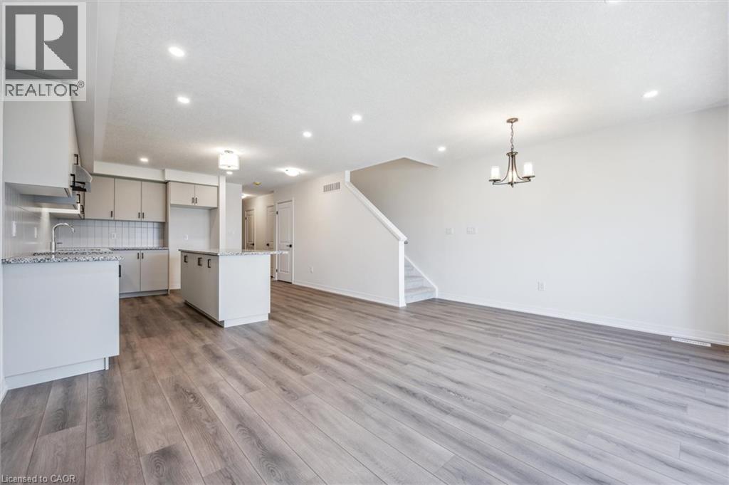 23 BENNINGER Drive, Kitchener, Ontario, N2E0K4 — Photo 9