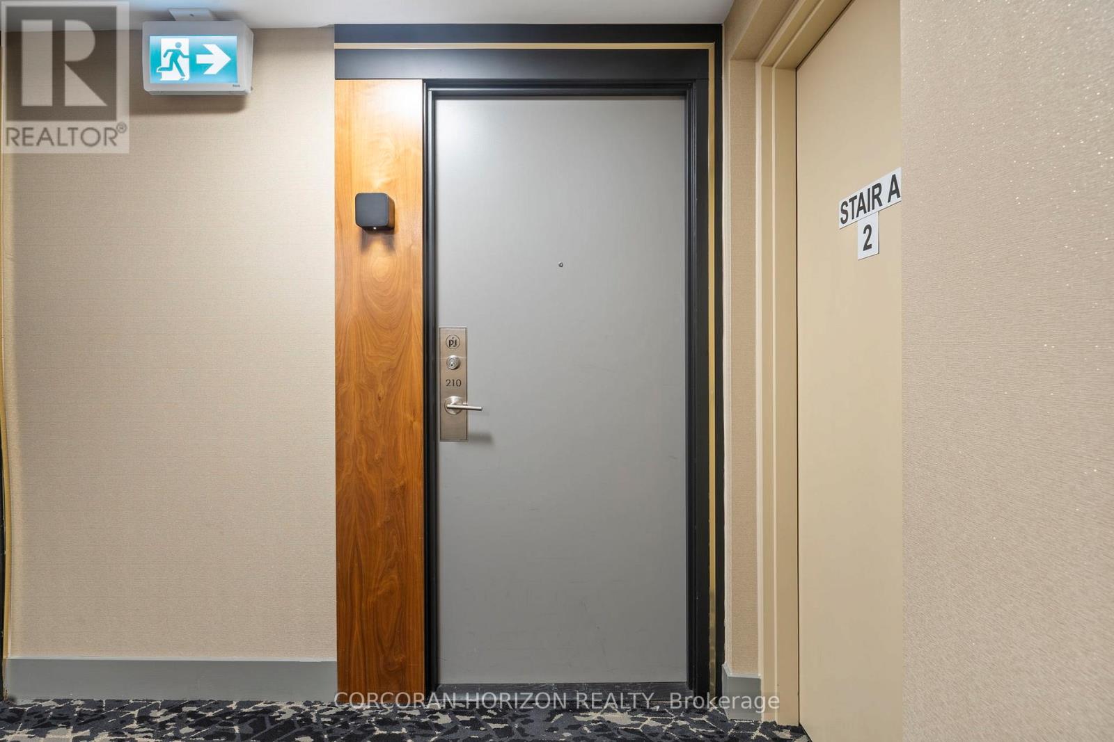 210 - 99 JOHN STREET, Toronto (Waterfront Communities), Ontario, M5V0S6 — Photo 5