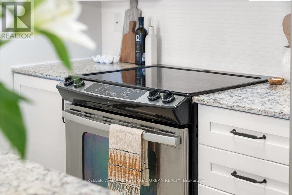 1010 - 35 BASTION STREET, Toronto (Niagara), Ontario, M5V0C1 — Photo 6