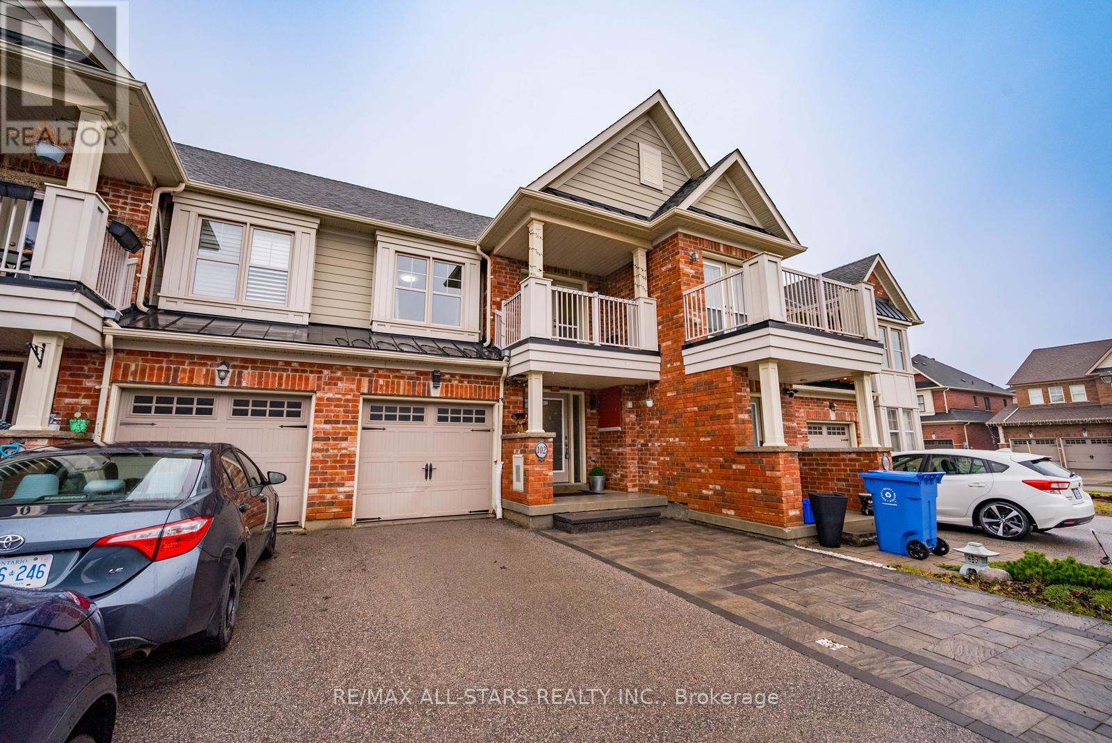 102 JOHN DAVIS GATE, Whitchurch-Stouffville (Stouffville), Ontario, L4A0B5 — Photo 2