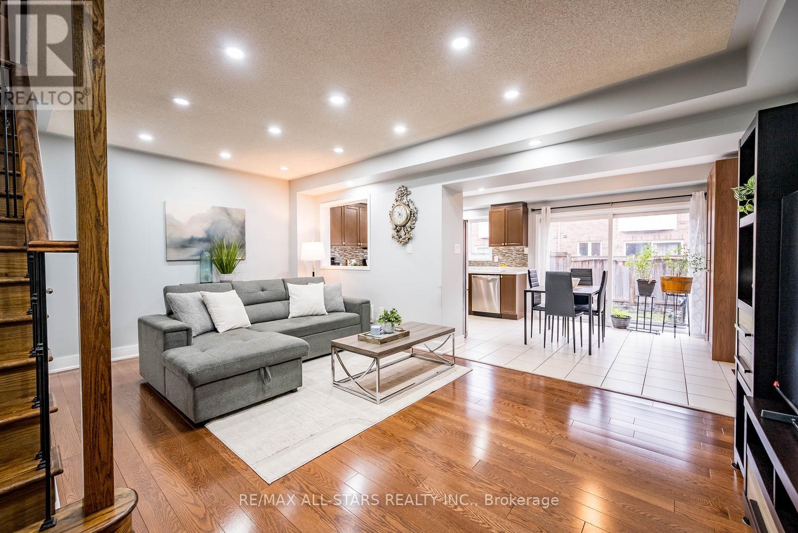 102 JOHN DAVIS GATE, Whitchurch-Stouffville (Stouffville), Ontario, L4A0B5 — Photo 7