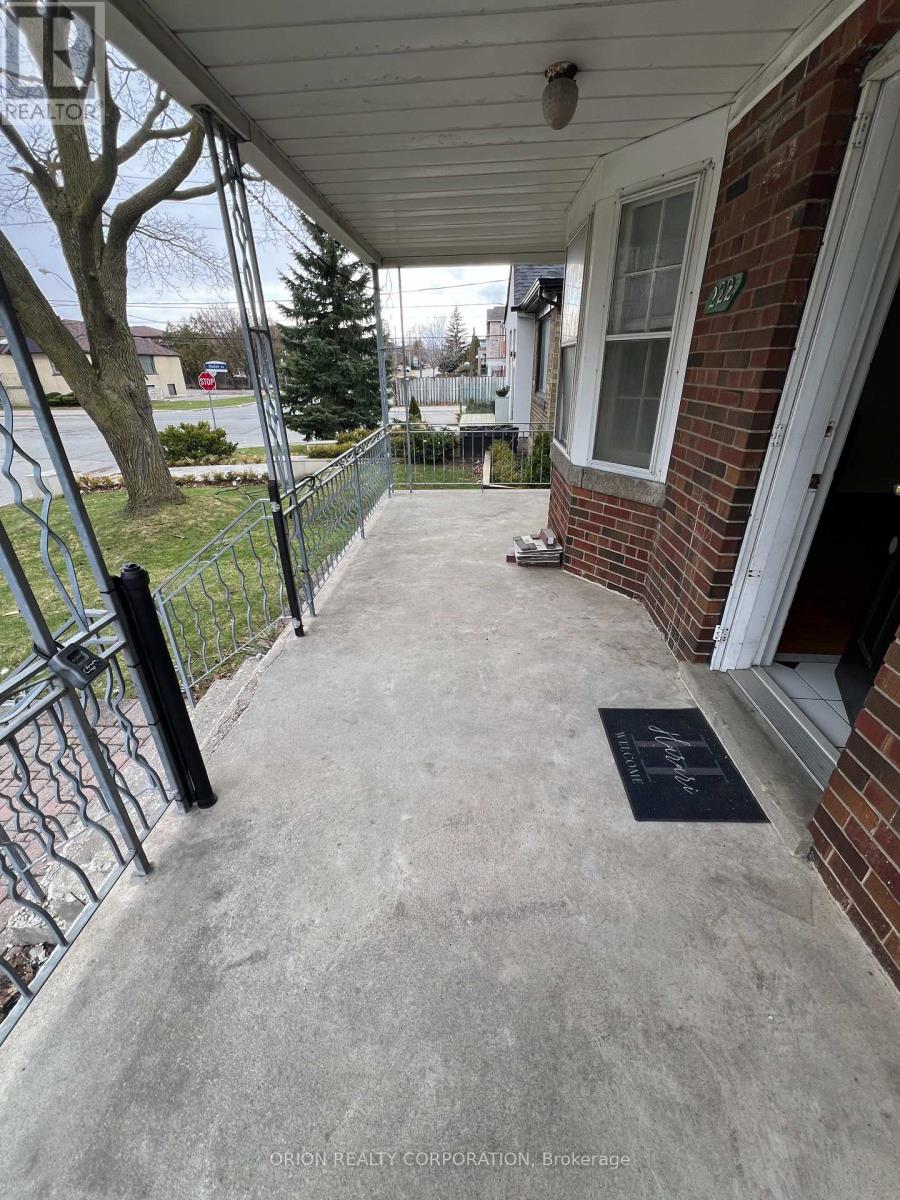 222 GLEN PARK AVENUE, Toronto (Yorkdale-Glen Park), Ontario, M6B2C9 — Photo 3