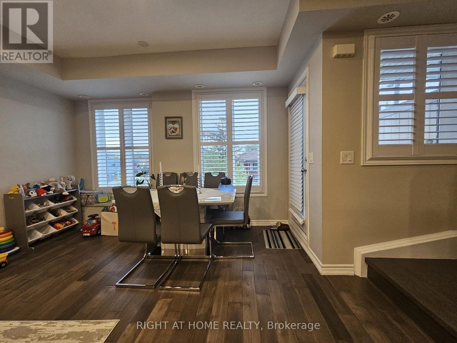 23 - 120 TWENTY FOURTH STREET, Toronto (Long Branch), Ontario, M8V0B8 — Photo 2