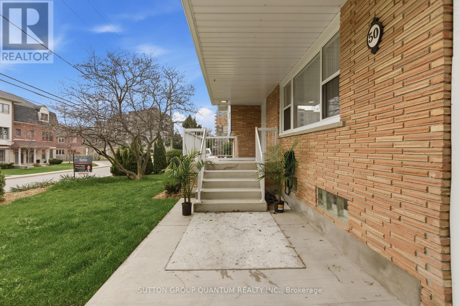 50 BARTON STREET, Hamilton (Waterdown), Ontario, L9H1N8 — Photo 5