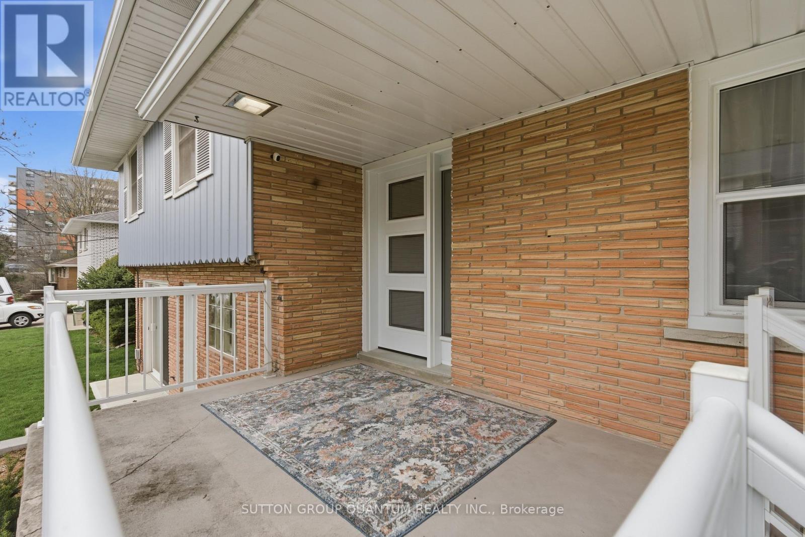 50 BARTON STREET, Hamilton (Waterdown), Ontario, L9H1N8 — Photo 6