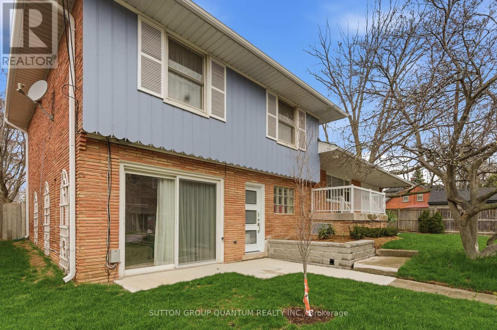 50 BARTON STREET, Hamilton (Waterdown), Ontario, L9H1N8 — Photo 8