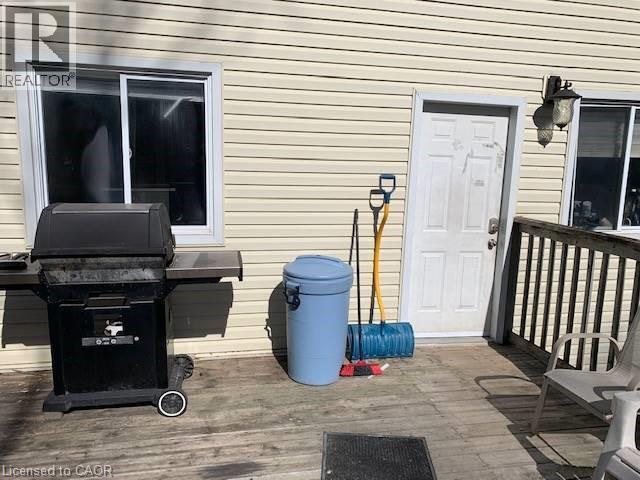 65 CARDILL Crescent Unit# B, Waterloo, Ontario, N2L3Y7 — Photo 6