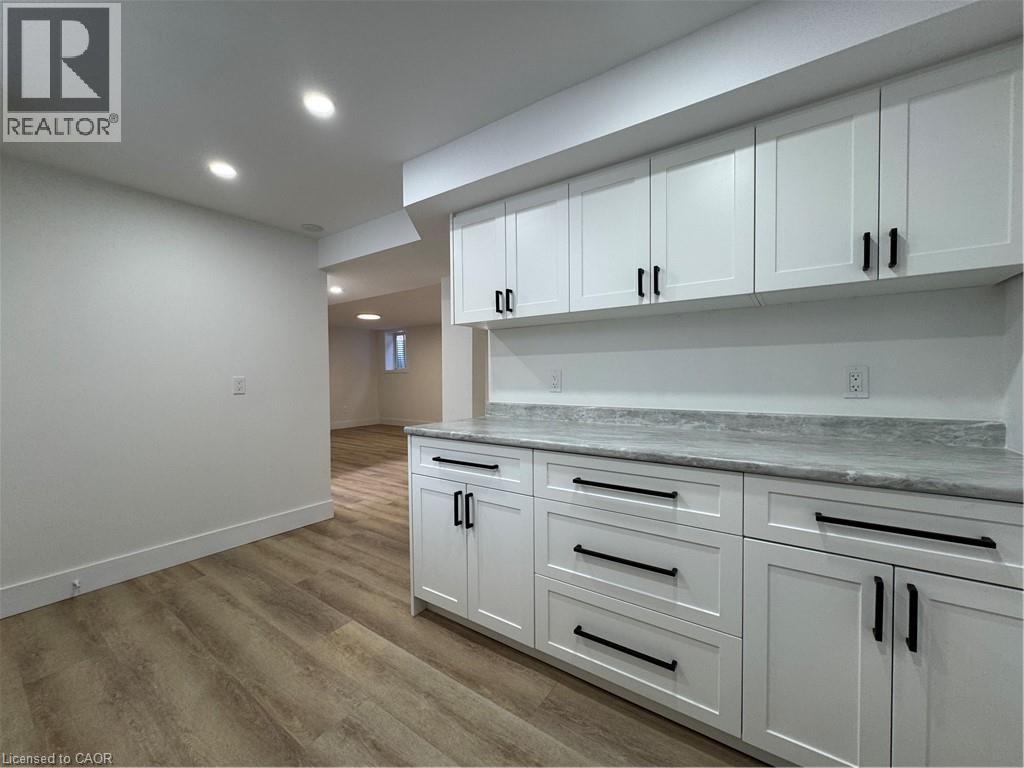 12 ARROWHEAD Place Unit# Lower, Kitchener, Ontario, N2P1C2 — Photo 4