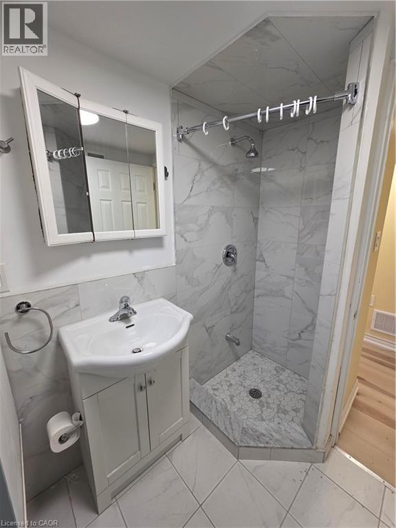 62 RICHWILL Road Unit# Lower, Hamilton, Ontario, L9C1S3 — Photo 11