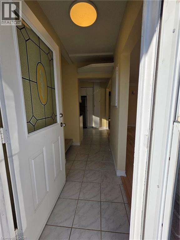 62 RICHWILL Road Unit# Upper, Hamilton, Ontario, L9C1S3 — Photo 2
