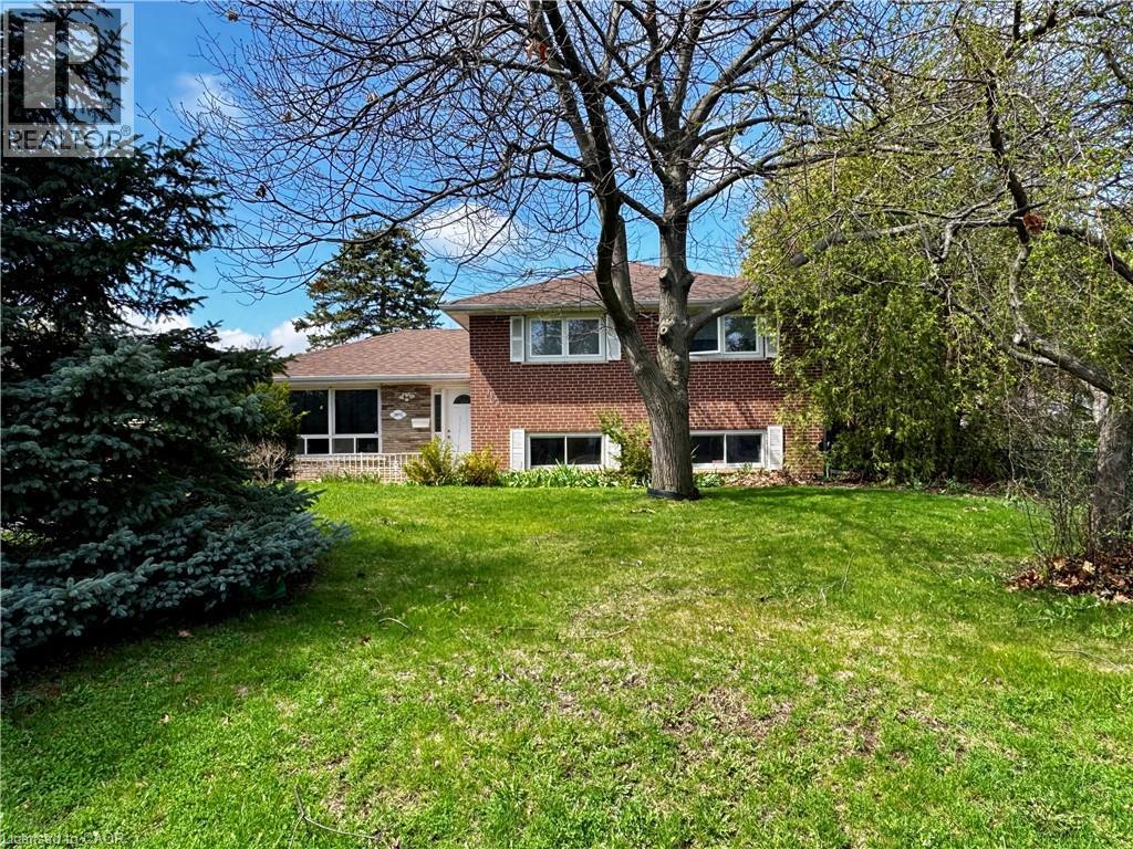 2075 SEABROOK Drive, Oakville, Ontario, L6L2T8 — Photo 2