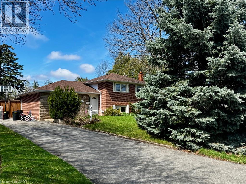 2075 SEABROOK Drive, Oakville, Ontario, L6L2T8 — Photo 3