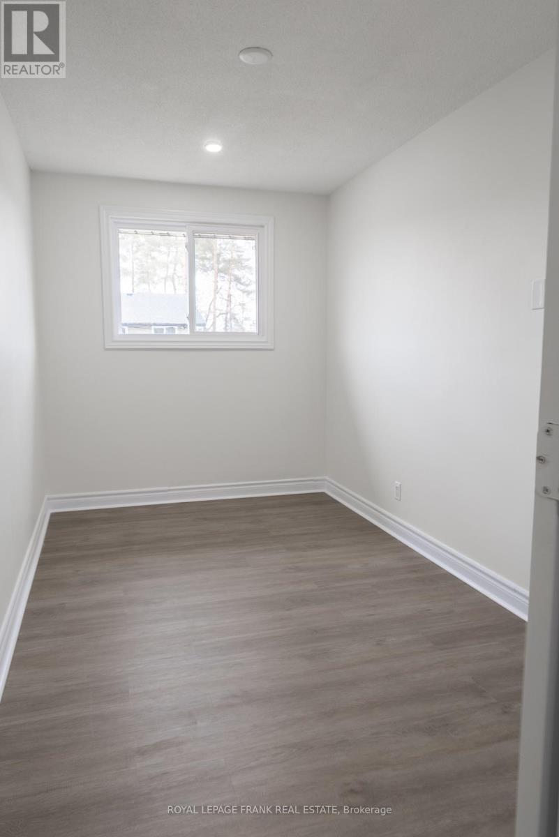 1 - 88 MARY STREET W, Kawartha Lakes (Lindsay), Ontario, K9V5G3 — Photo 3