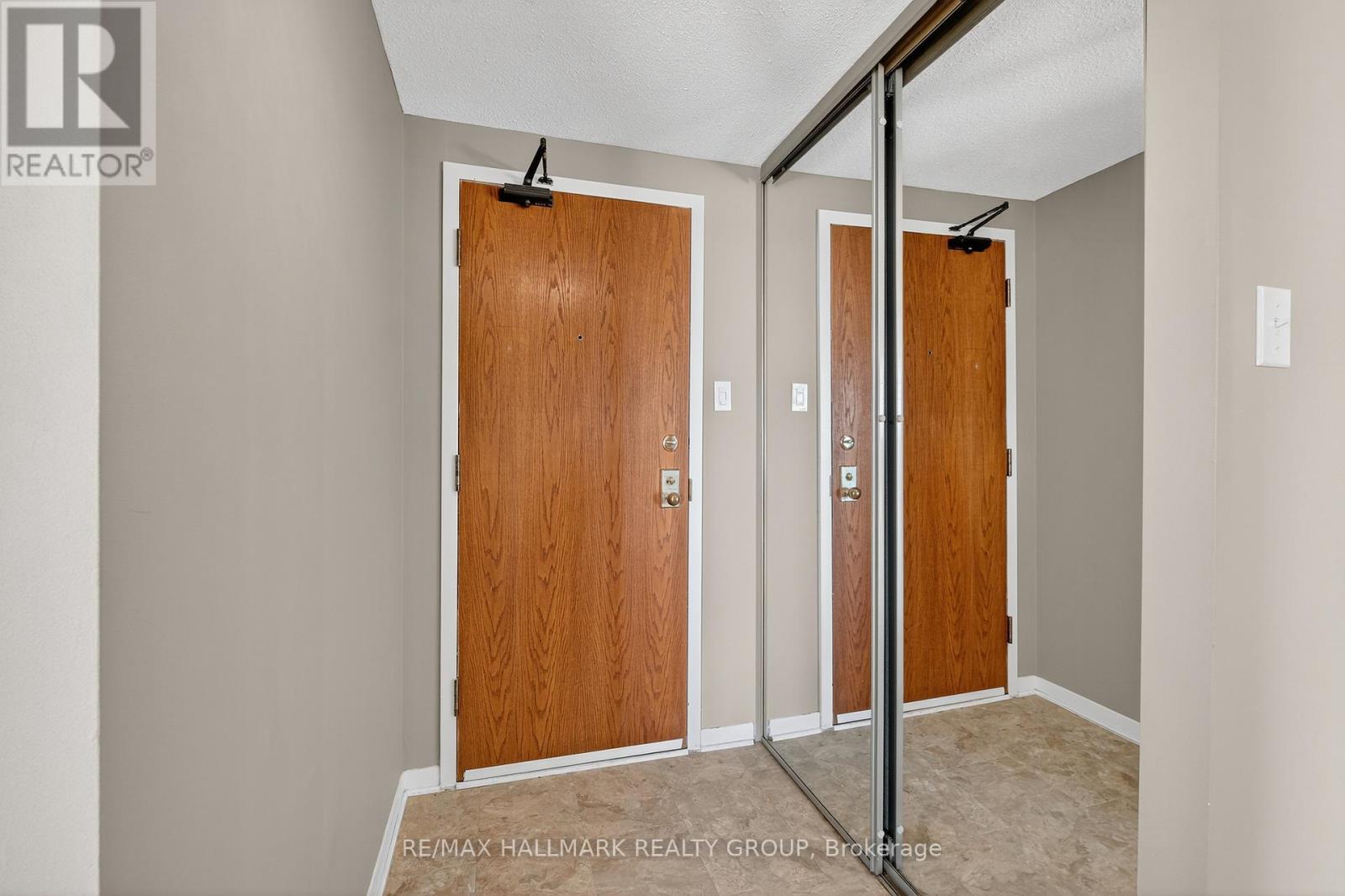80 SANDCASTLE DRIVE, Ottawa, Ontario, K2H9E7 — Photo 6