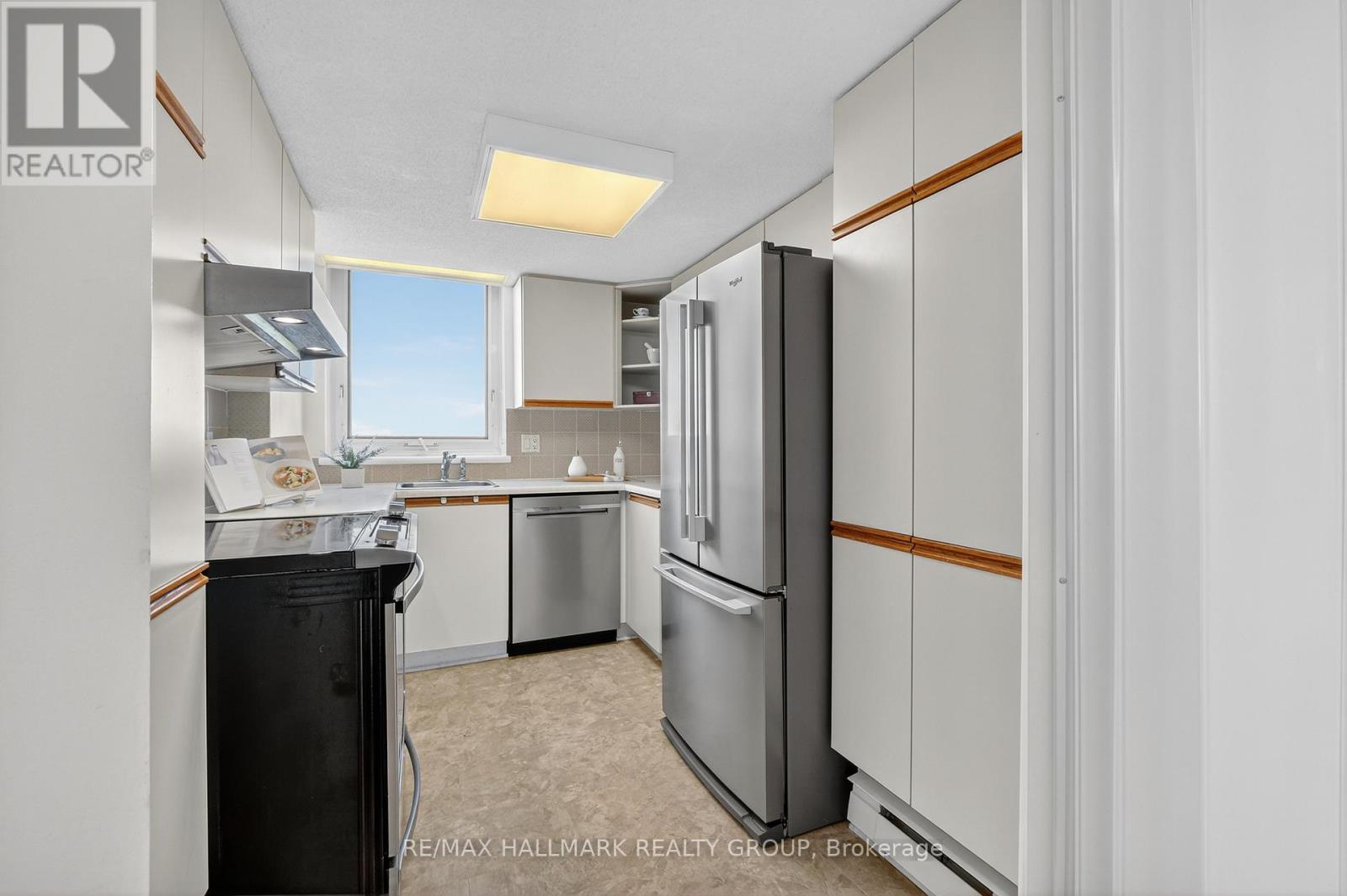 1207 - 80 SANDCASTLE DRIVE, Ottawa, Ontario, K2H9E7 — Photo 17